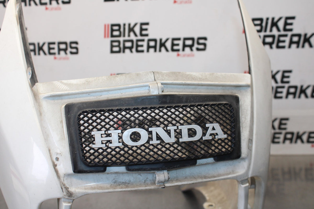 84 HONDA INTERCEPTOR 1000 VF1000F FRONT UPPER NOSE FAIRING COWL SHROUD BB878