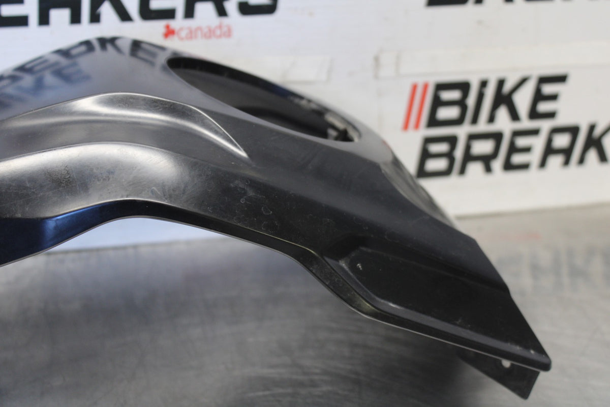 19 BMW F750GS CENTER GAS TANK FUEL CELL COVER FAIRING COWL BB938
