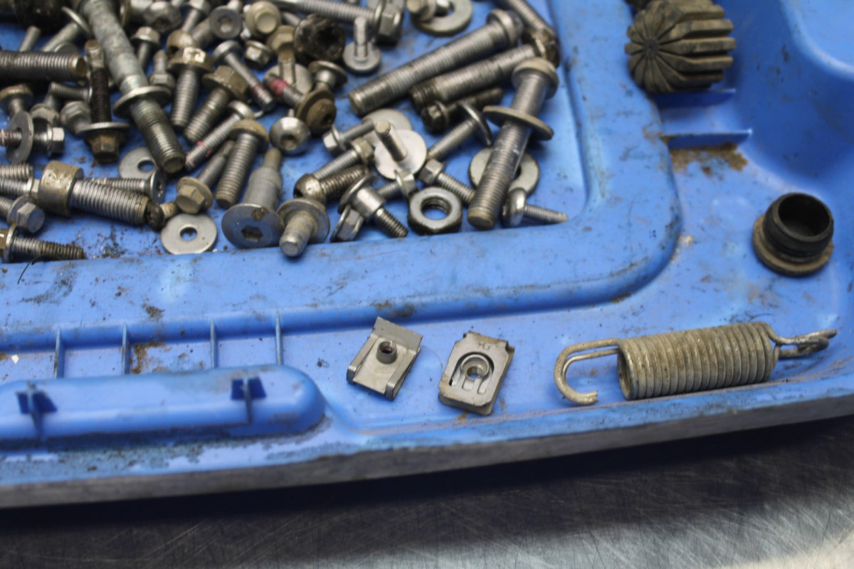 15 TRIUMPH TIGER 800 MOUNTING BOLTS HARDWARE SCREWS BB873