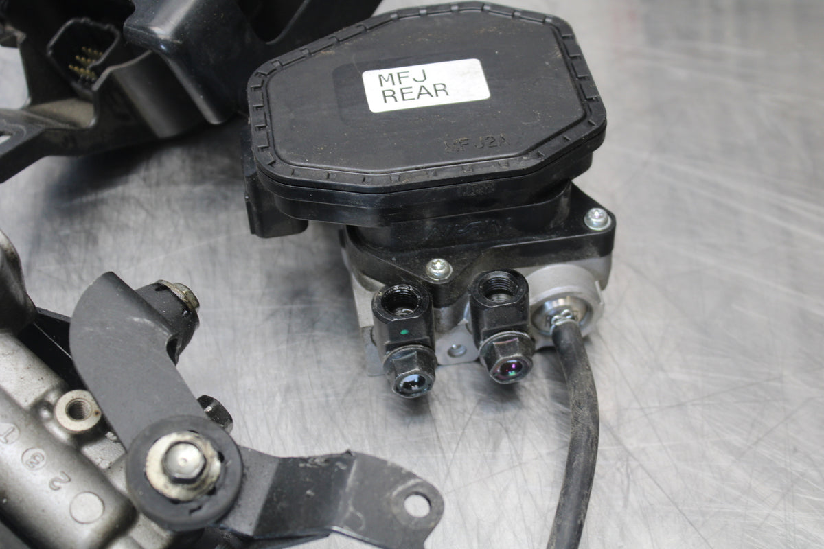 12-16 HONDA CBR1000RR FRONT REAR ABS PUMP UNIT MODULE SET BB157