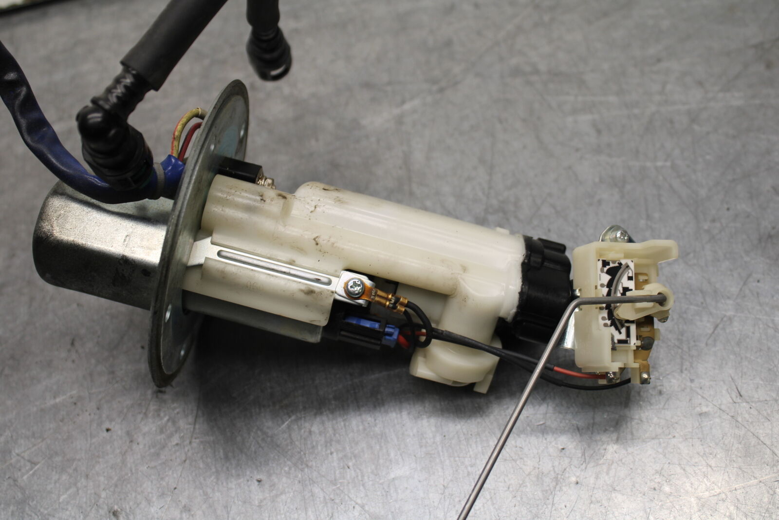 06-07 SUZUKI GSXR 600 FUEL PUMP GAS PETROL SENDER UNIT BB737