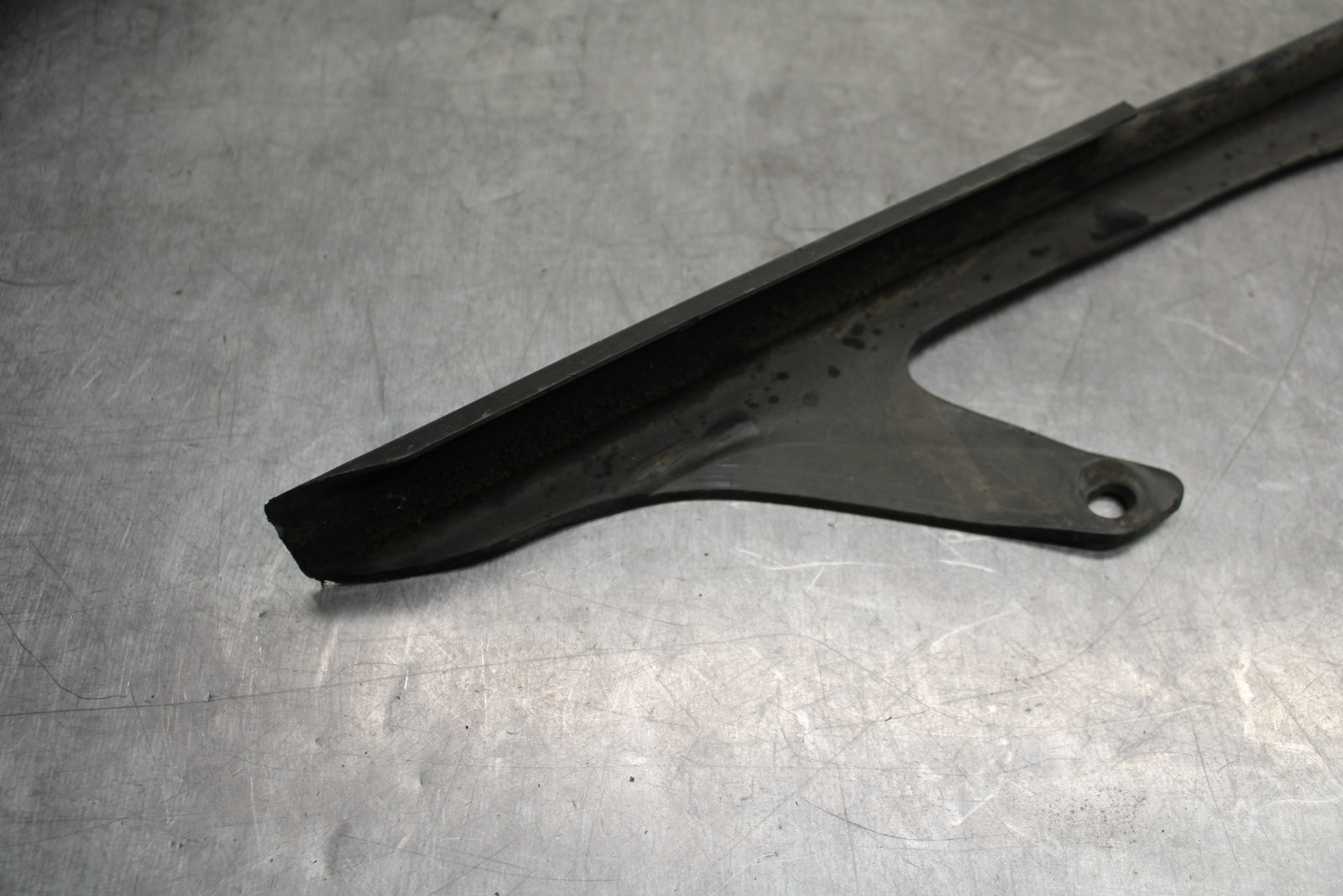 07-08 YAMAHA YZF R1 REAR BACK DRIVE CHAIN GUARD COVER SHIELD BB724