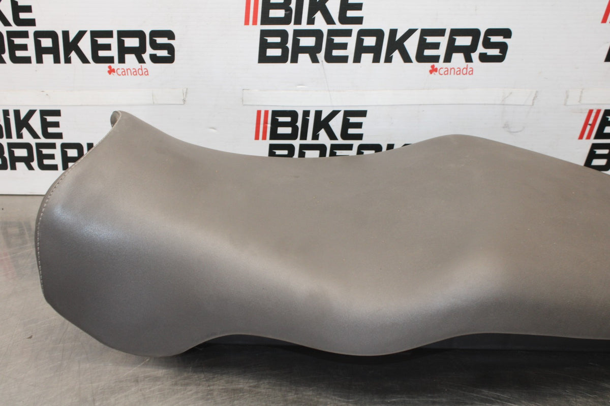 05 DUCATI SUPERSPORT 800 FRONT REAR SEAT SADDLE BB913