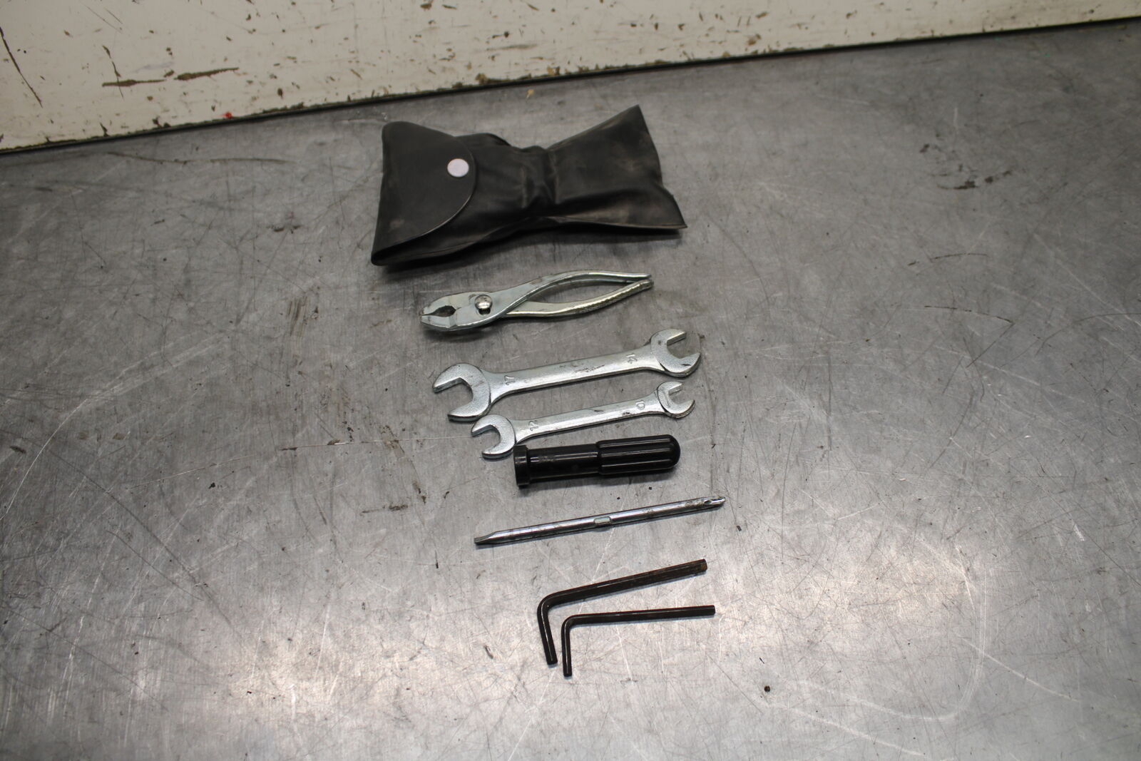 11-24 SUZUKI GSXR750 STOCK TOOLS OEM TOOL BAG KIT SET BB714