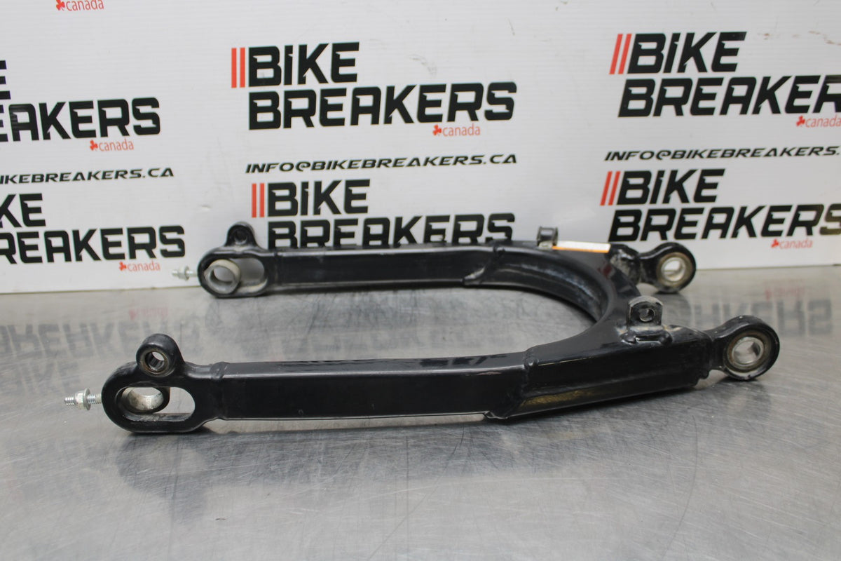 09 HARLEY-DAVIDSON SPORTSTER 1200 CUSTOM XL1200C SWINGARM SUSPENSION ARM BB776