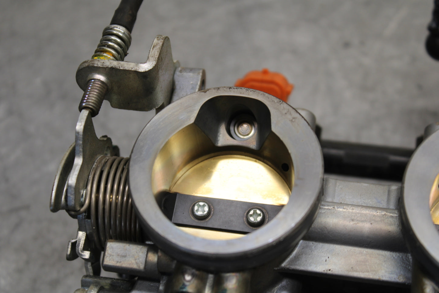 13-18 KAWASAKI NINJA ZX6R MAIN FUEL INJECTORS / THROTTLE BODIES BB682