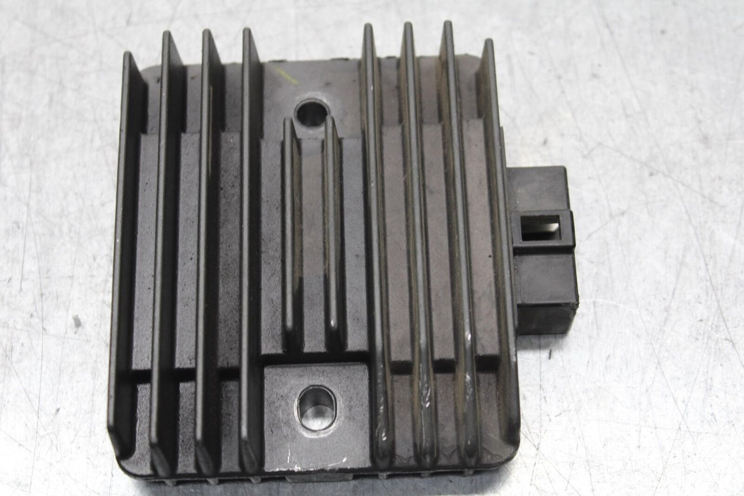 05 YAMAHA YZF R6S RECTIFIER VOLTAGE REGULATOR BB600