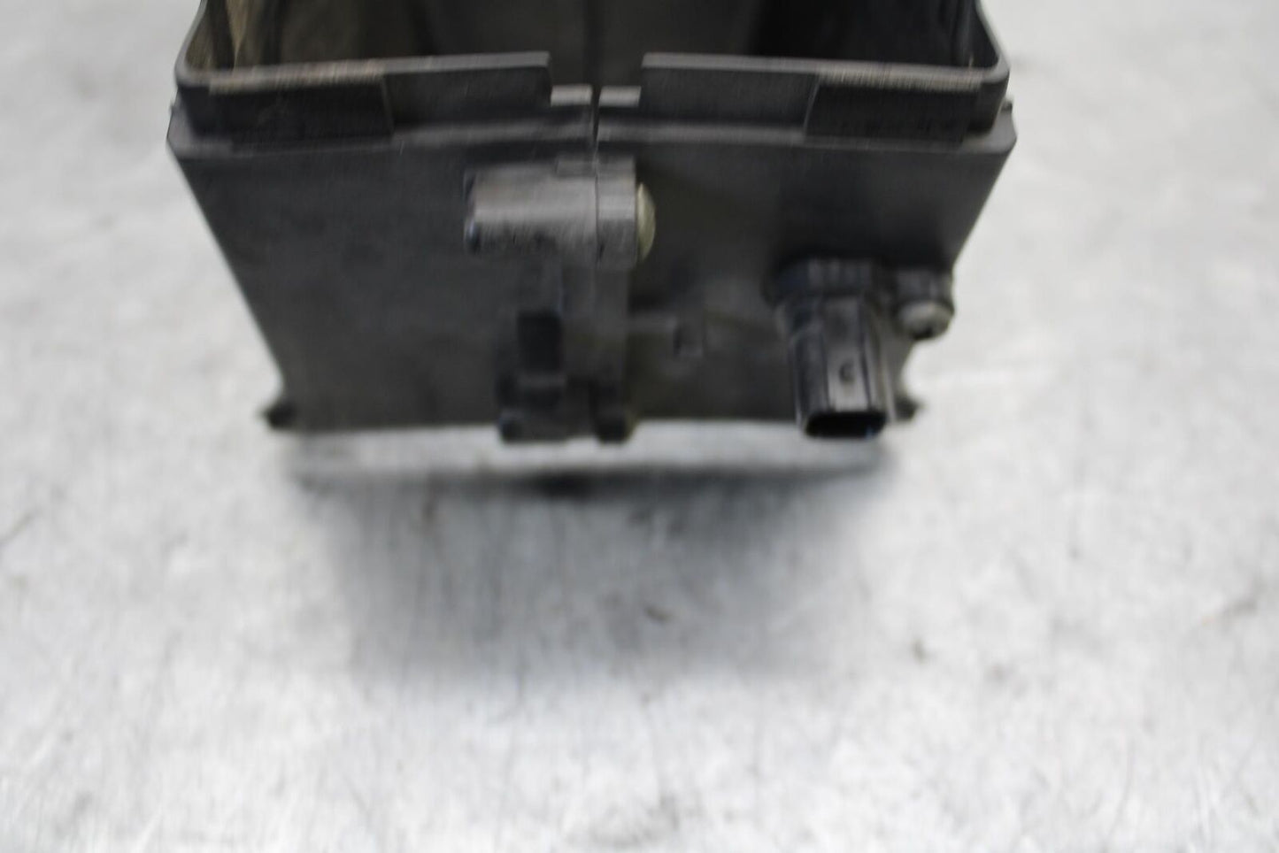 2006 07 Yamaha YZF R6 RAM AIR INTAKE TUBE DUCT BB423