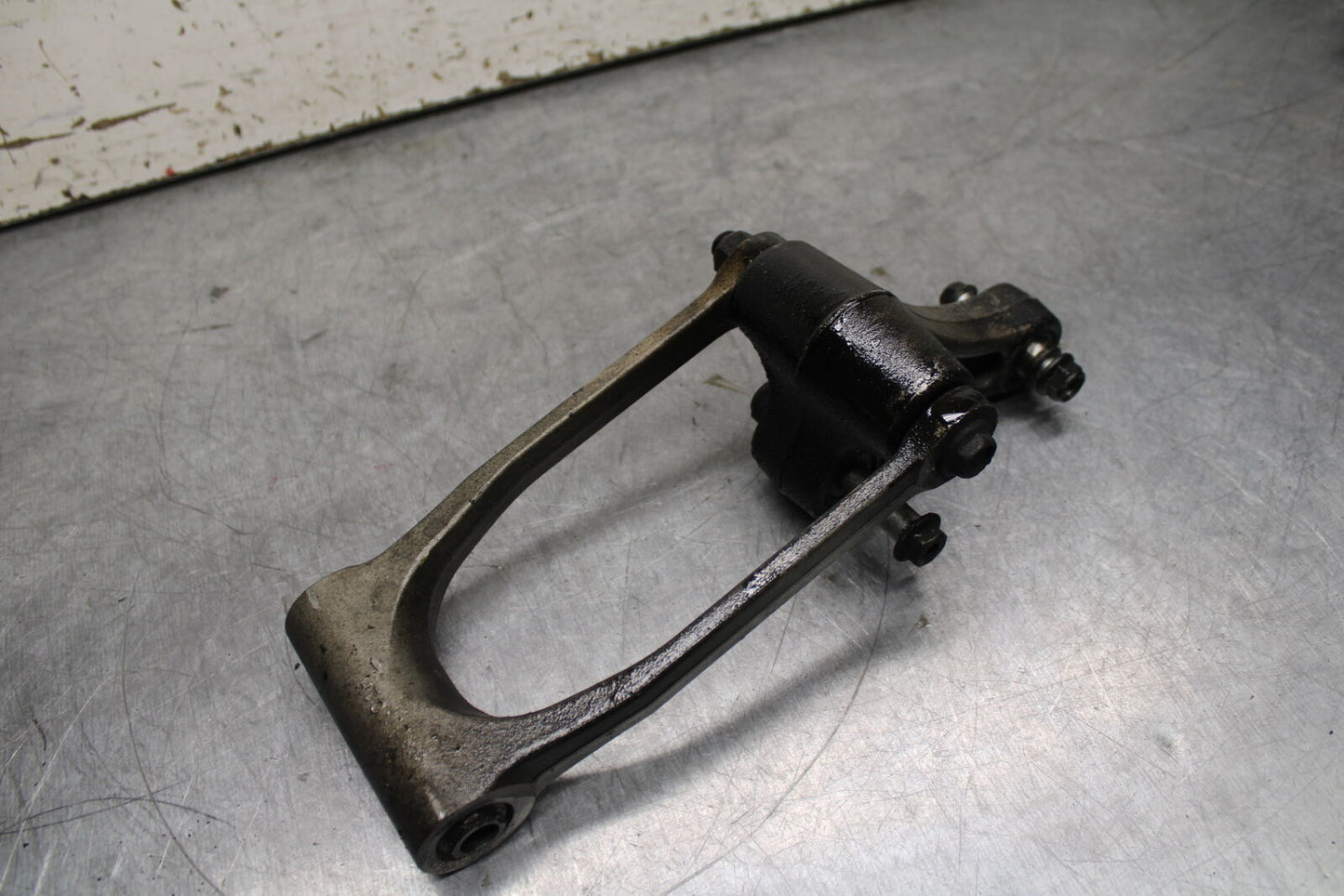 06-07 SUZUKI GSXR 600 REAR DOGBONE SHOCK LINKAGE LINK BB737