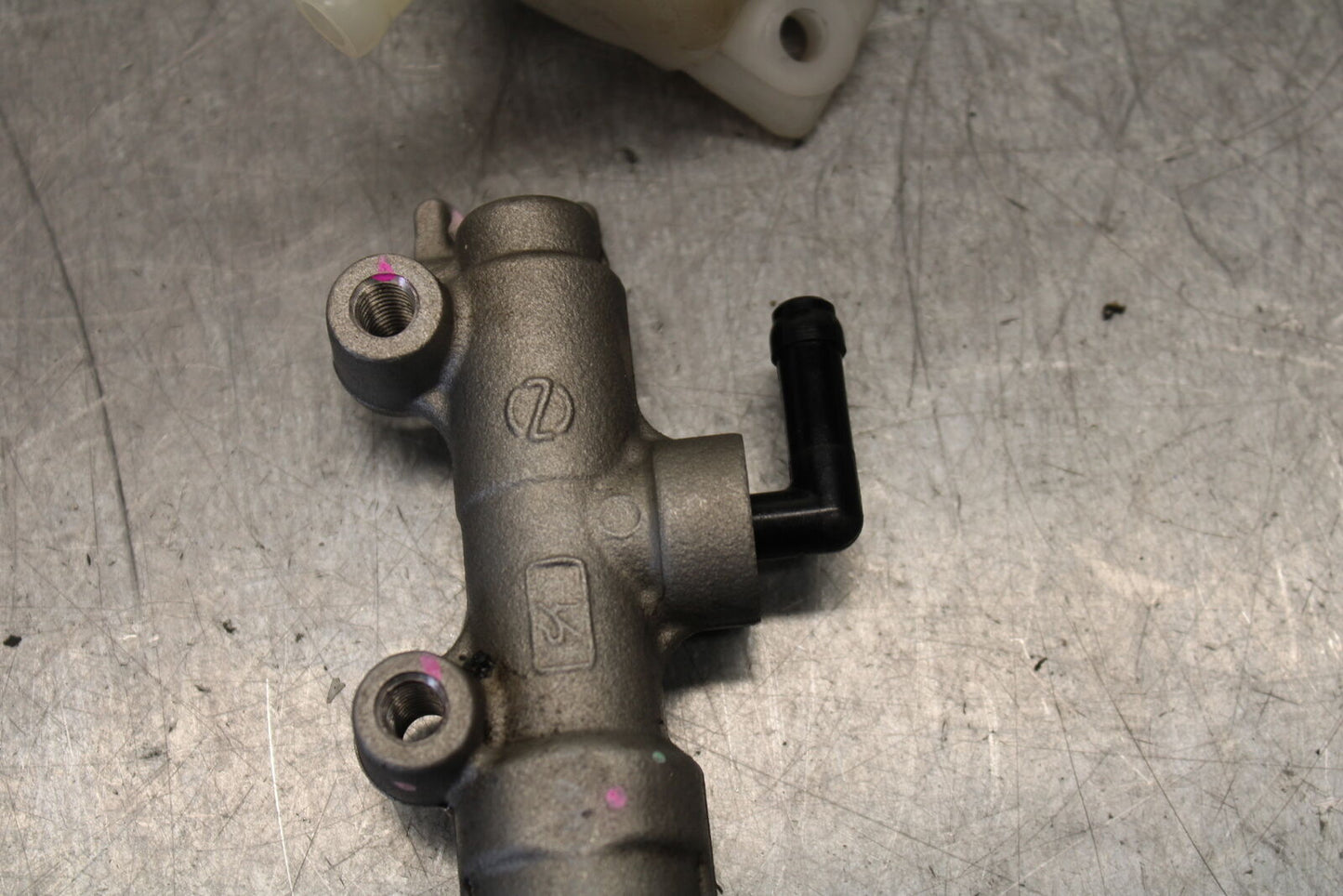 12-17 KAWASAKI ER-6N Z650 REAR BACK BRAKE MASTER CYLINDER W RESERVOIR BB709