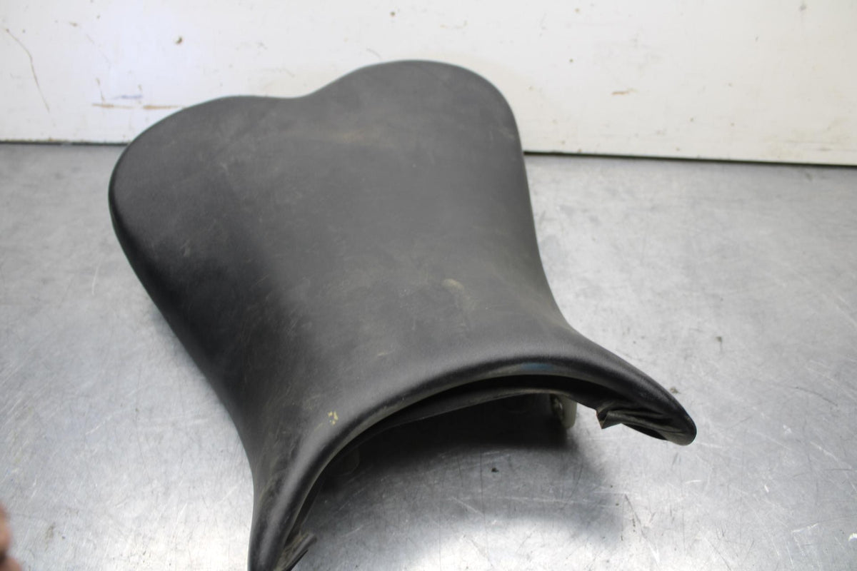 1995 Suzuki RF600R FRONT DRIVERS SEAT PAD SADDLE PILLION BB104