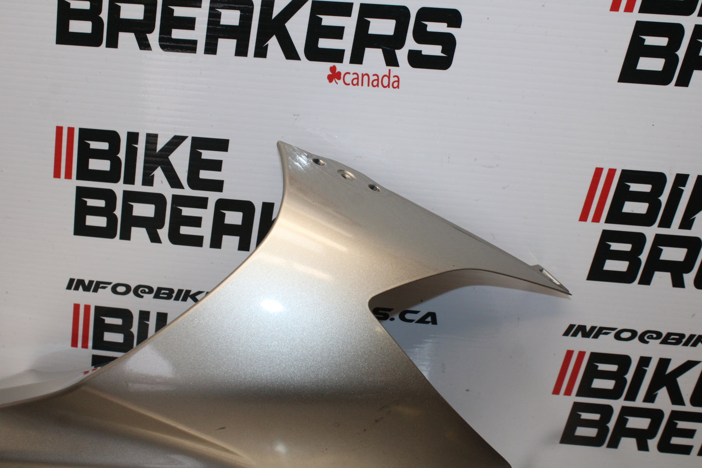 04-05 KAWASAKI NINJA ZX10R RIGHT FRONT UPPER NOSE FAIRING COWL SHROUD BB163