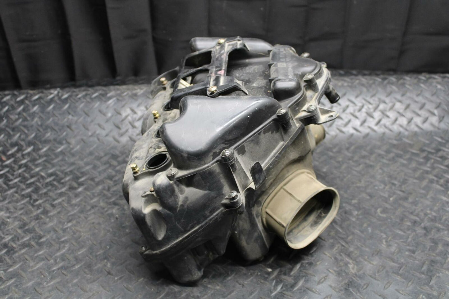 03-04 HONDA CBR600RR AIRBOX AIR INTAKE FILTER BOX BB200