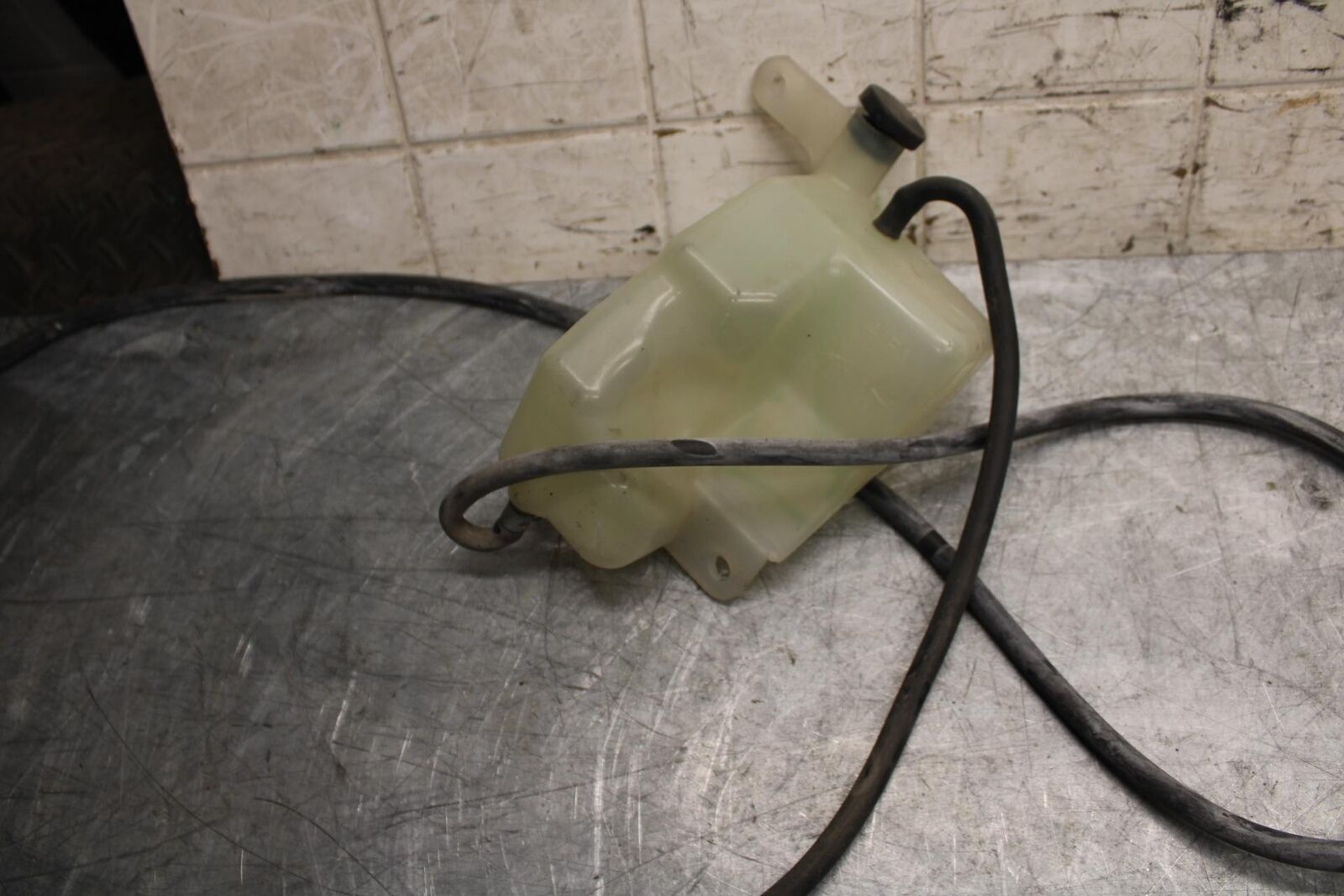 2007 Suzuki Boulevard M50 COOLANT WATER TANK RESERVOIR BOTTLE 17910-48G00 BB537