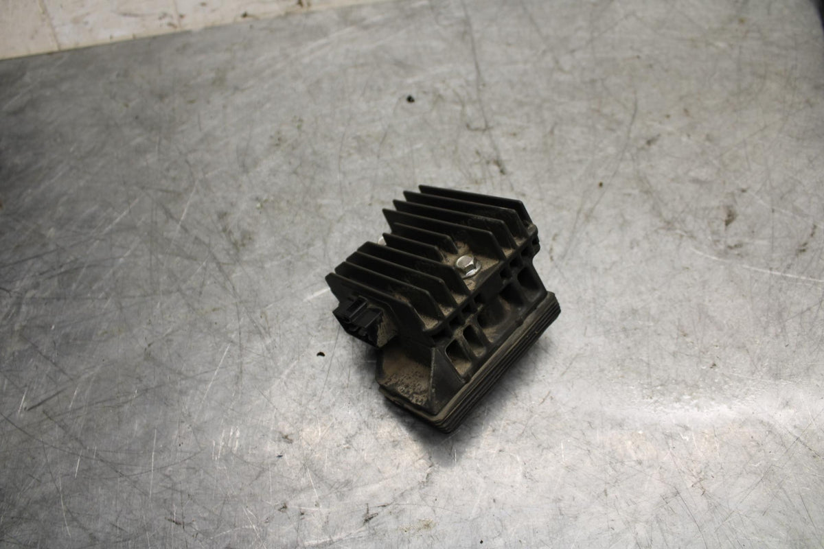 2015 Yamaha YZF R3 RECTIFIER VOLTAGE REGULATOR 1WD-H1960-00-00 BB526