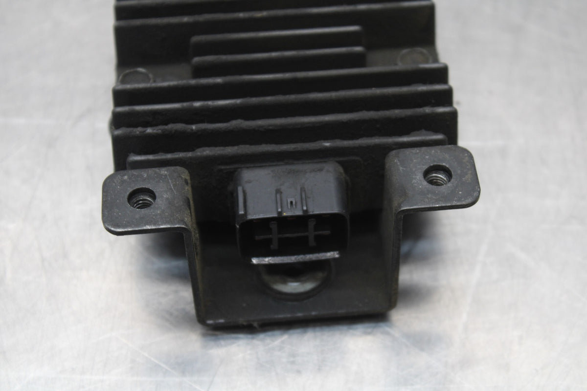 08 KAWASAKI VULCAN 900 RECTIFIER VOLTAGE REGULATOR & COVER BB184
