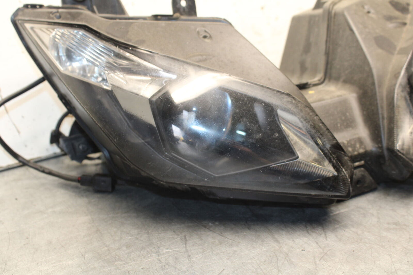 13-18 KAWASAKI NINJA ZX6R FRONT HEADLIGHT HEAD LIGHT LAMP 23007-0174 BB682