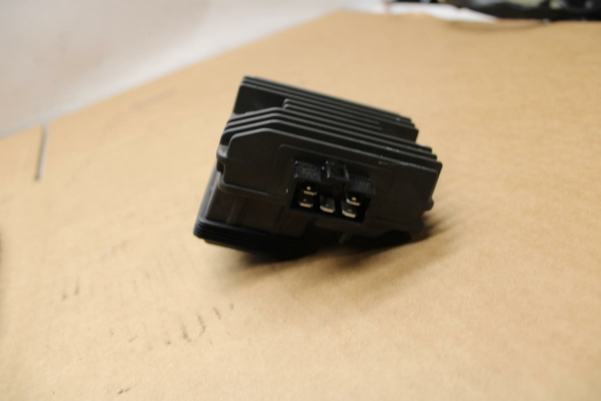 19-21 YAMAHA YZF R3 RECTIFIER VOLTAGE REGULATOR BB378