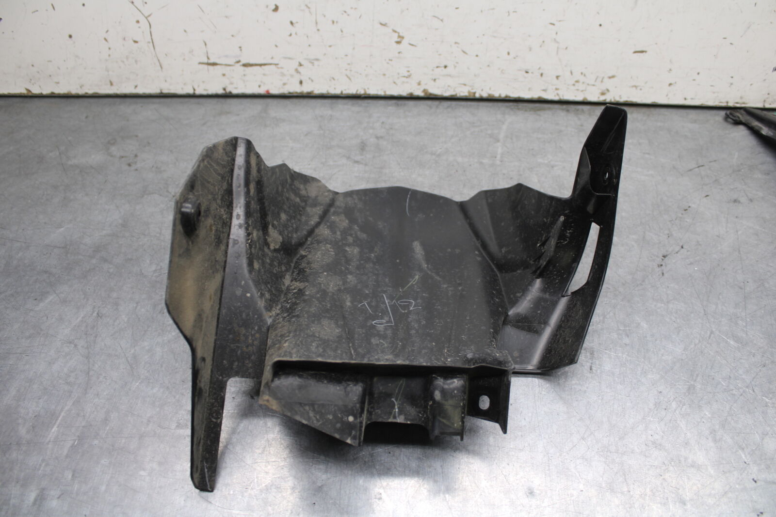 18-24 KAWASAKI NINJA 650 REAR BACK WHEEL TIRE HUGGER FENDER BB725