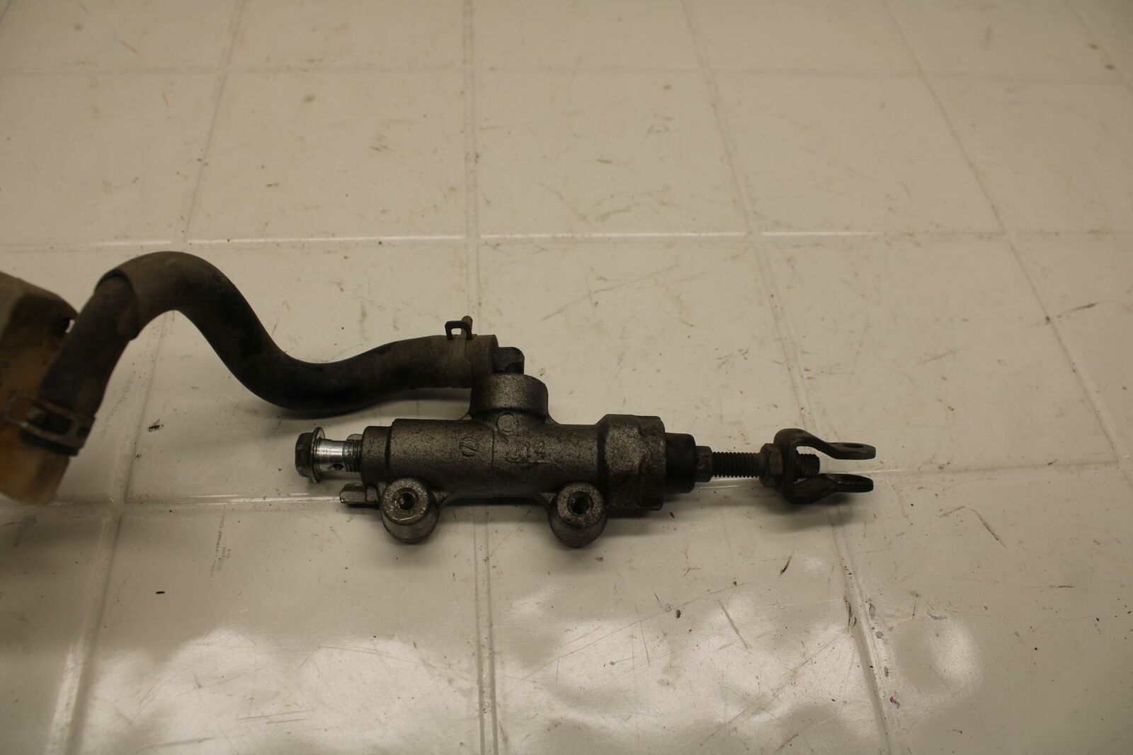 08-10 SUZUKI GSXR750 REAR BACK BRAKE MASTER CYLINDER W RESERVOIR BB396