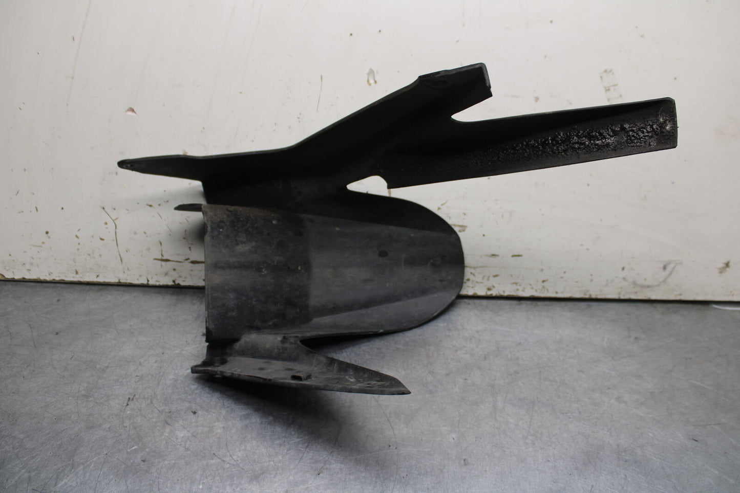 15-16 HONDA CB300F REAR BACK DRIVE CHAIN GUARD COVER SHIELD BB740