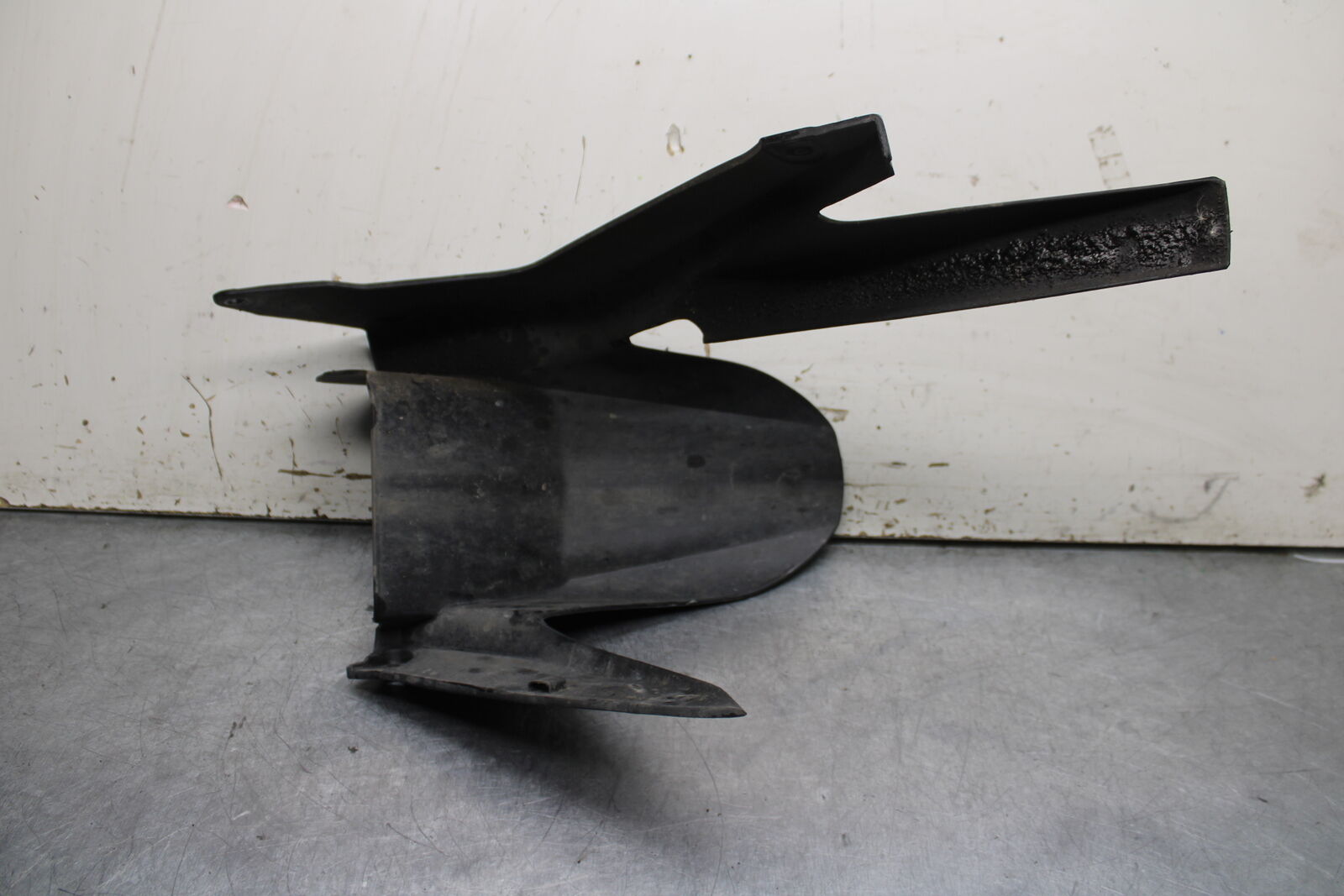 15-16 HONDA CB300F REAR BACK DRIVE CHAIN GUARD COVER SHIELD BB740