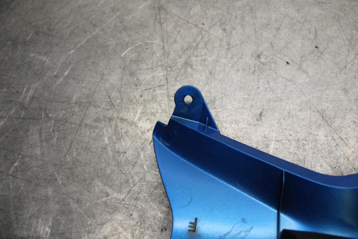 2009 Kawasaki Ninja ZX6R ZX600R CENTER REAR BACK TAIL FAIRING COWL BB548