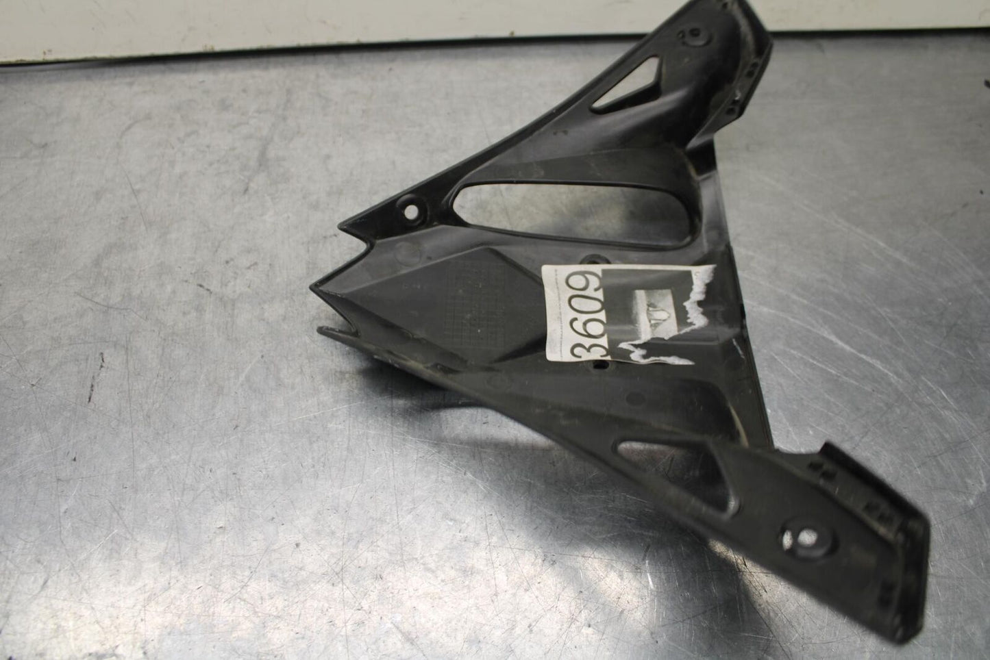 17-20 KAWASAKI NINJA 650 EX650 ABS FRONT CENTER COWL FAIRING BB88