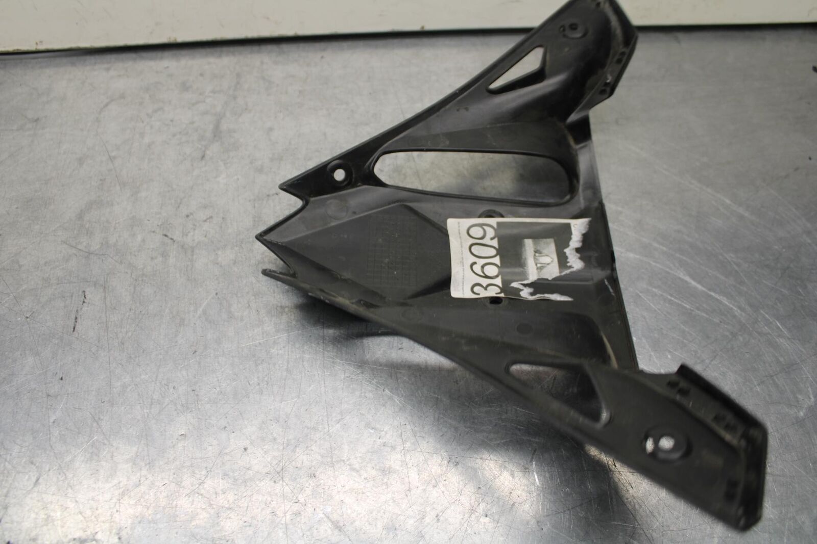 17-20 KAWASAKI NINJA 650 EX650 ABS FRONT CENTER COWL FAIRING BB88