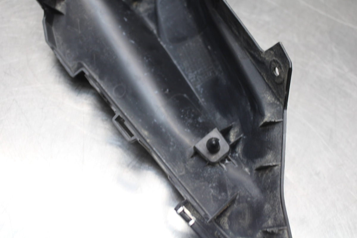 22-25 YAMAHA YZF R7 LEFT REAR BACK TAIL INNER FAIRING COWL SHROUD BB850