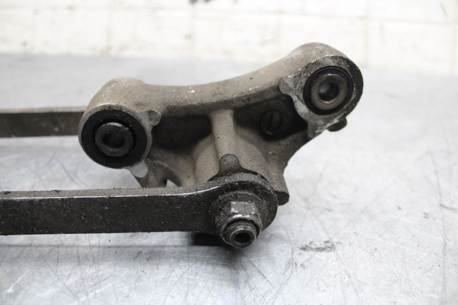 2009 Kawasaki Ninja ZX6R ZX600R REAR DOGBONE SHOCK LINKAGE LINK BB548