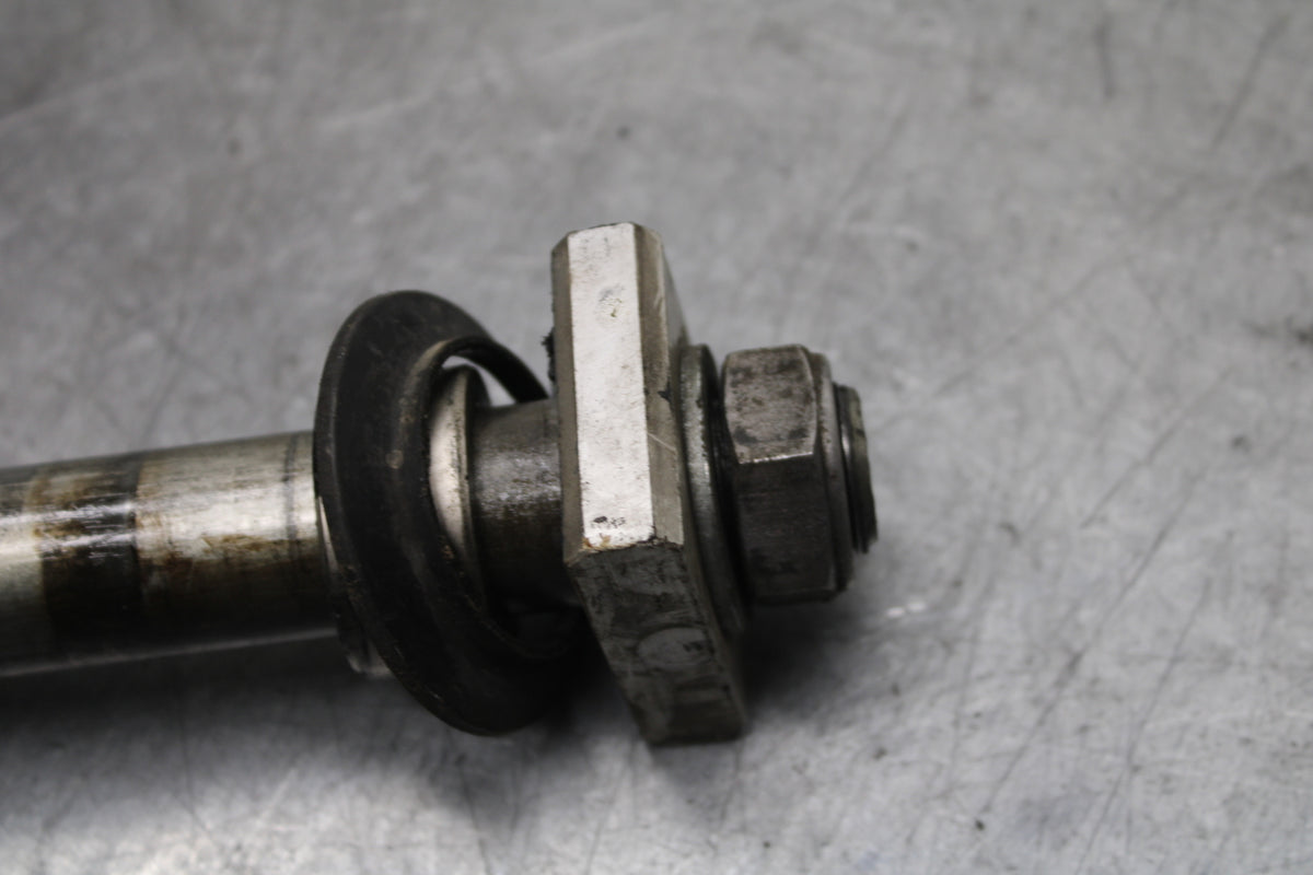 07-08 YAMAHA YZF R1 REAR AXLE BACK WHEEL RIM PIVOT BOLT AXEL BB724