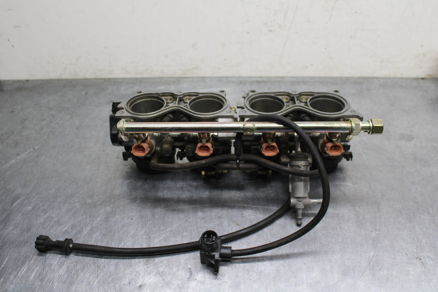 03-04 HONDA CBR600RR MAIN FUEL INJECTORS / THROTTLE BODIES BB134