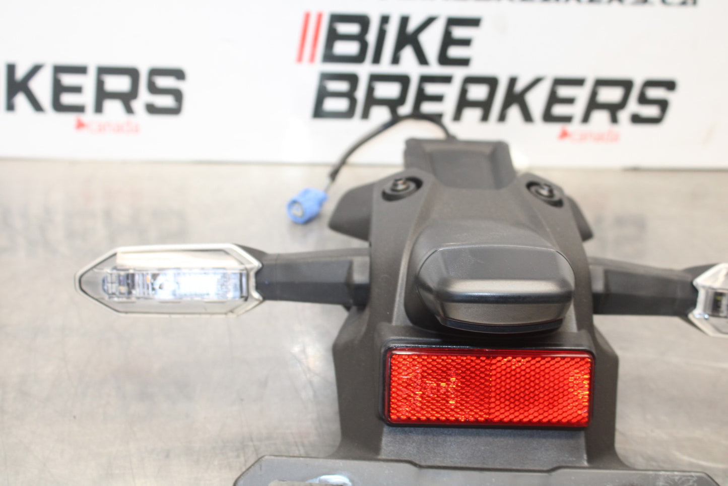 24-25 KAWASAKI NINJA ZX4R REAR BACK FENDER MUD GUARD/ LIGHTS SIGNALS  BB610