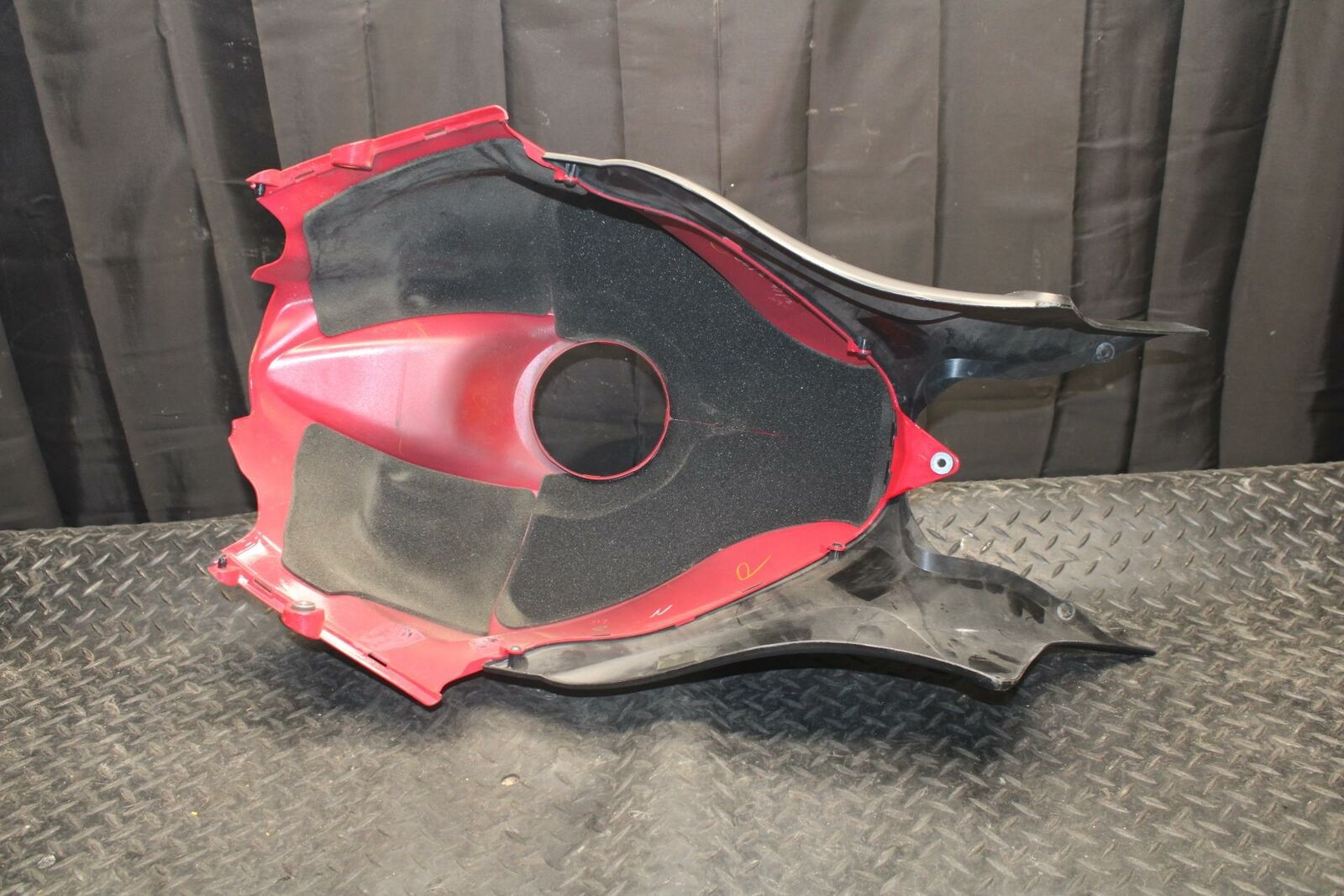 07-08 HONDA CBR600RR GAS TANK FUEL CELL COVER FAIRING COWL BB224