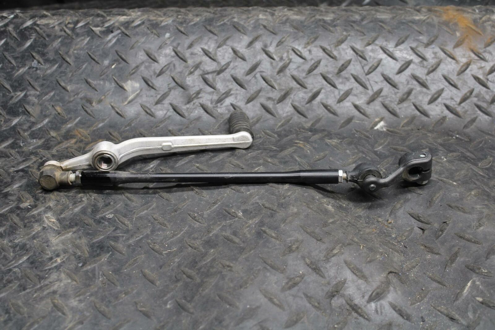 08-16 YAMAHA YZF R6 SHIFTER LINKAGE SHIFT LINK PEDAL 2C0-18110-01-00 BB209