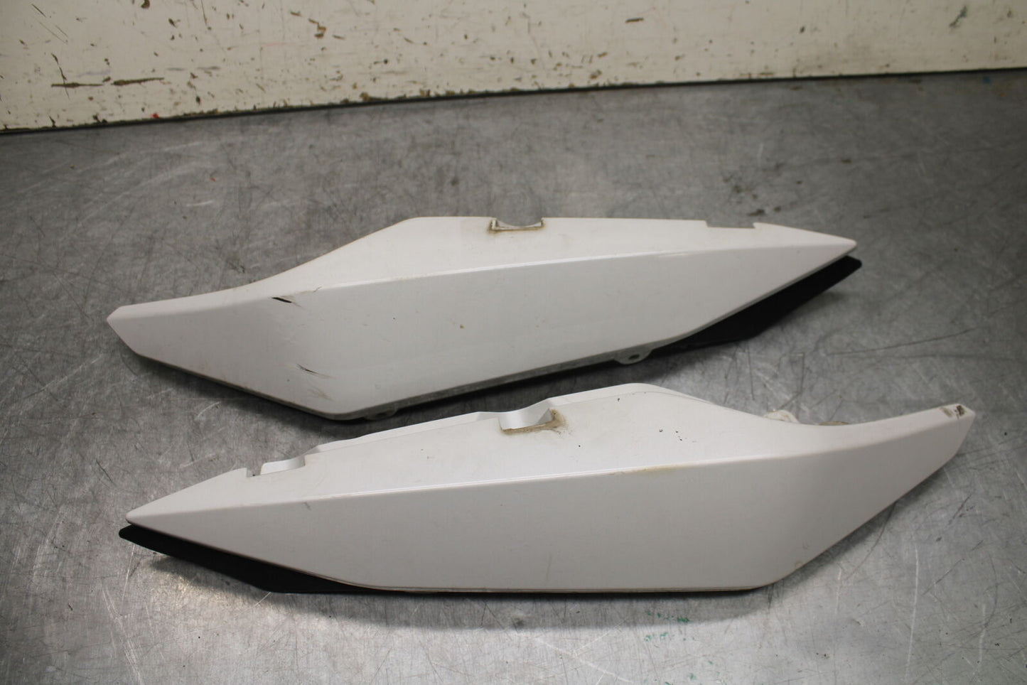 09-15 YAMAHA FZ6R REAR BACK TAIL FAIRING COWL SHROUD SET BB719
