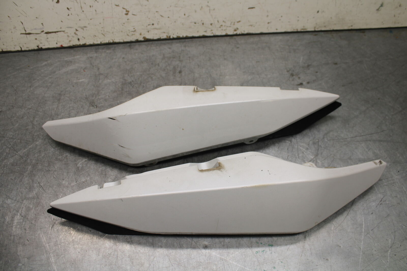 09-15 YAMAHA FZ6R REAR BACK TAIL FAIRING COWL SHROUD SET BB719