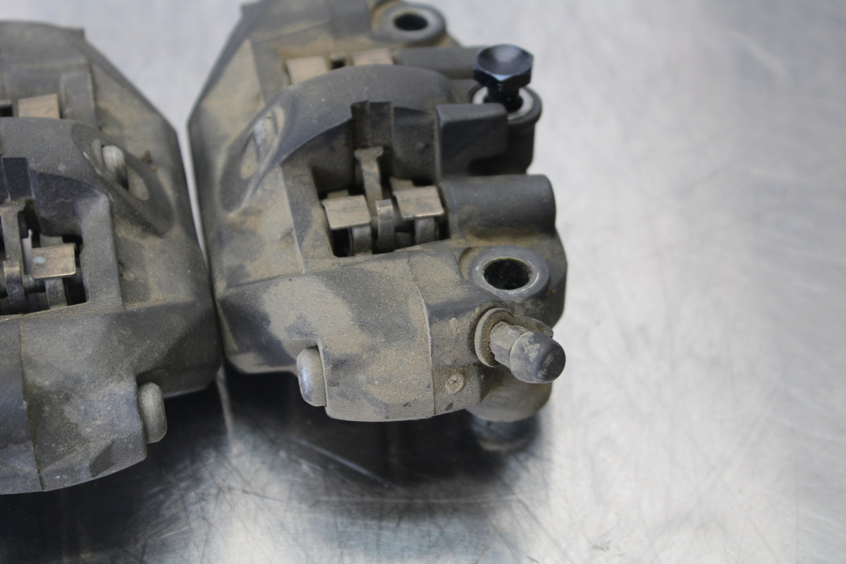 05-06 HONDA CBR600RR RIGHT LEFT FRONT BRAKE CALIPER SET PAIR CALIPERS BB149
