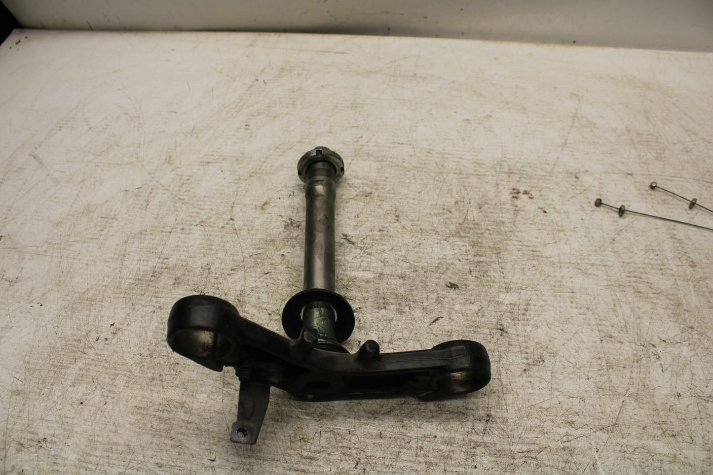 12-13 KAWASAKI EX300 NINJA FRONT FORKS CLAMP LOWER TRIPLE TREE STEM BB373