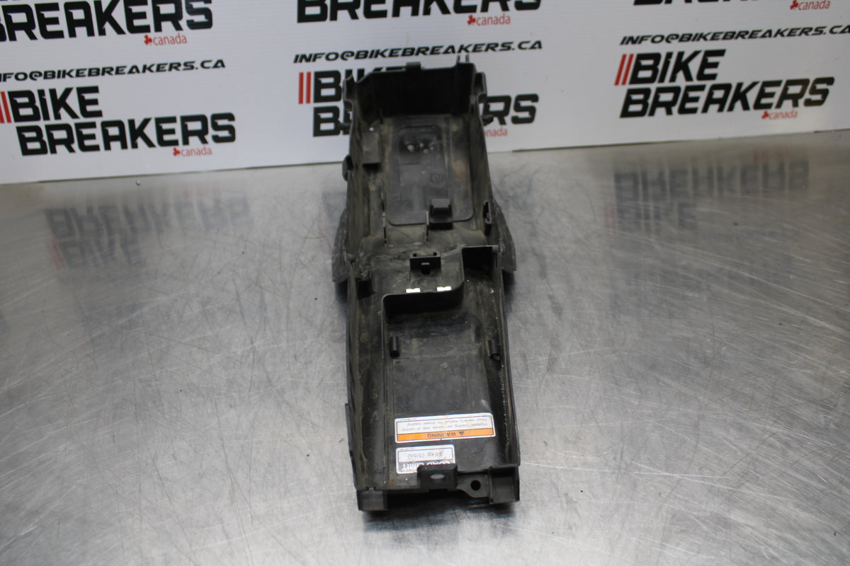 14-17 YAMAHA FZ07 REAR BACK TAIL UNDERTAIL BATTERY TRAY PLASTIC BB162