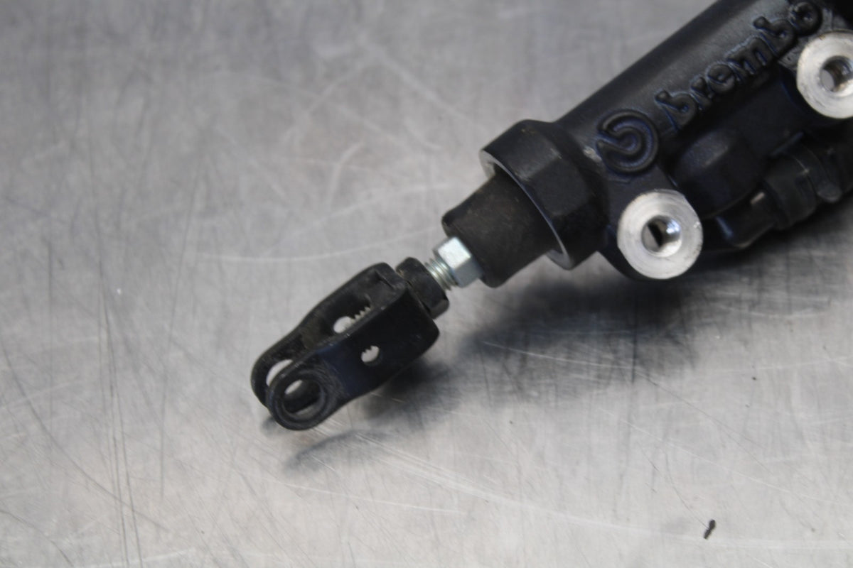 09 YAMAHA V STAR 950 REAR BACK BRAKE MASTER CYLINDER W RESERVOIR BB172