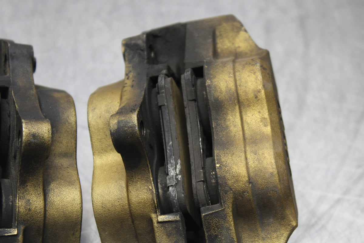 98-05 HONDA SUPER HAWK 1000 VTR1000F RIGHT LEFT FRONT BRAKE CALIPER SET BB152