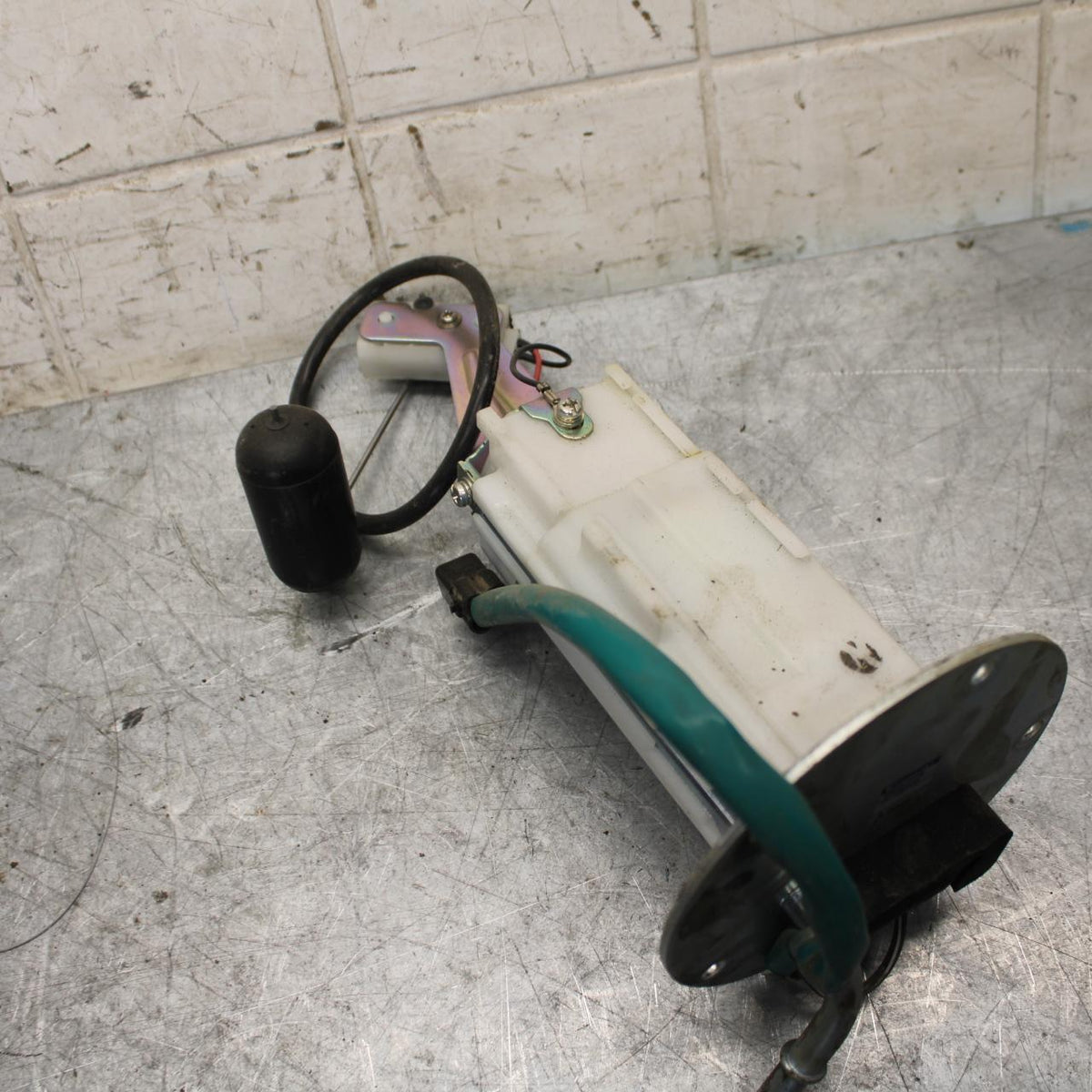 19-20 KAWASAKI NINJA ZX6R FUEL PUMP GAS PETROL SENDER UNIT 49040-0779 BB528