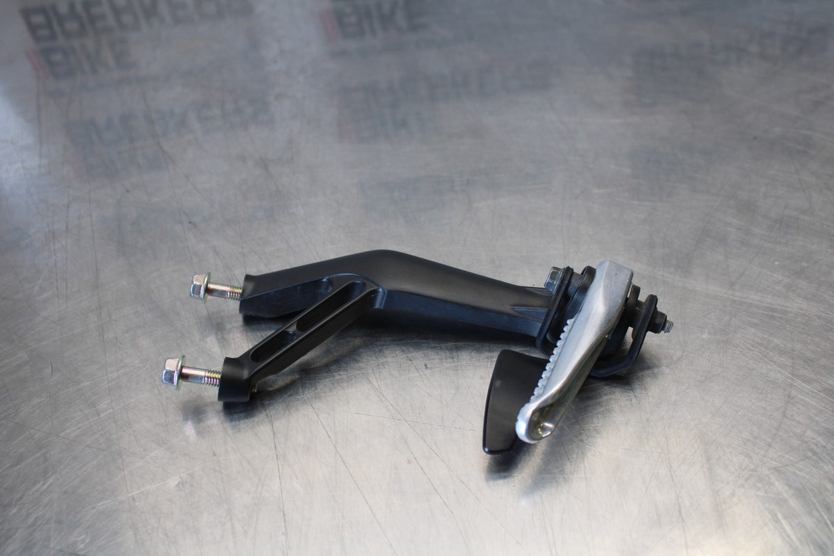22-25 YAMAHA YZF R7 RIGHT REAR BACK PASSENGER PEG BB176