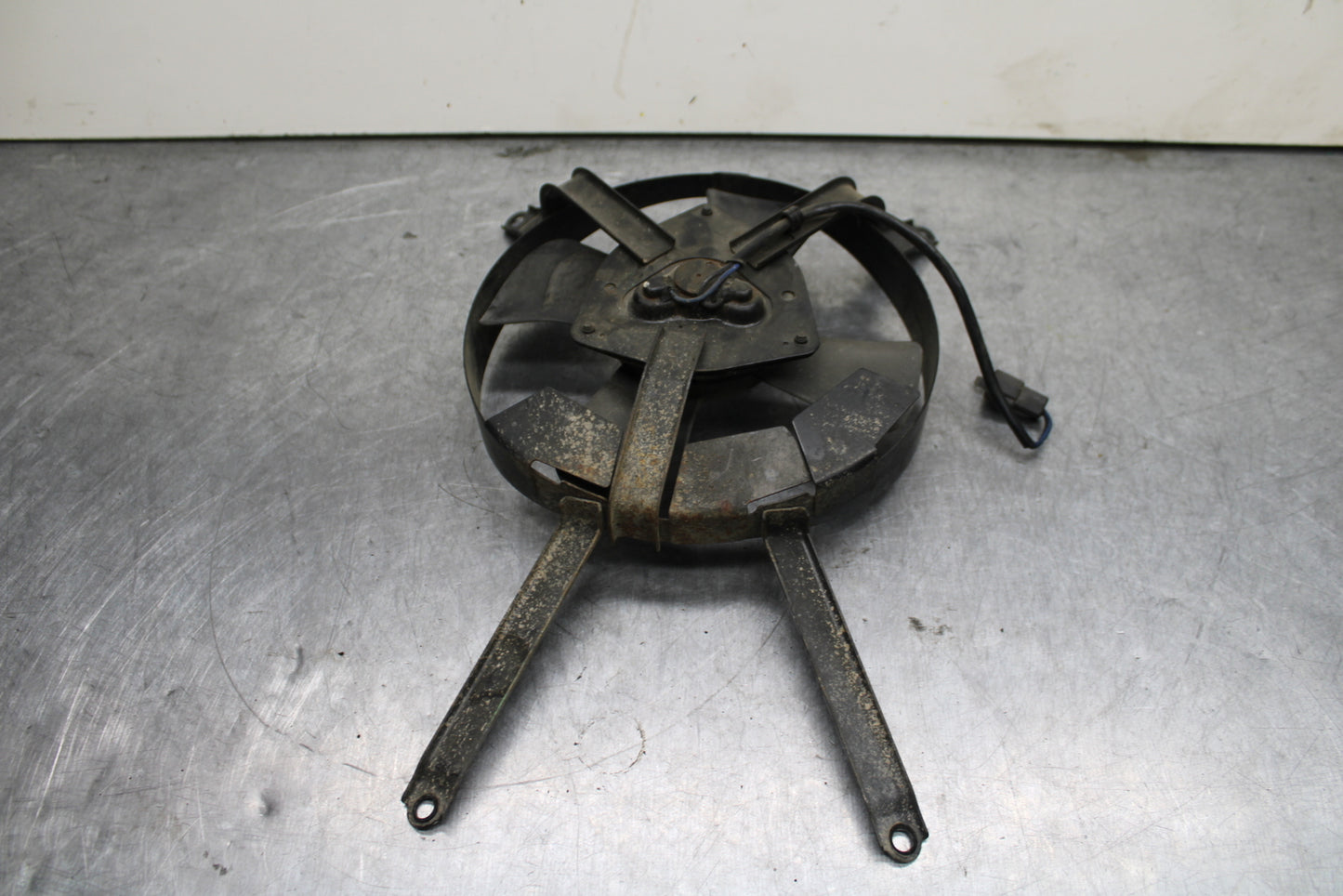 93-94 KAWASAKI NINJA ZX7R ENGINE RADIATOR COOLING FAN BB122