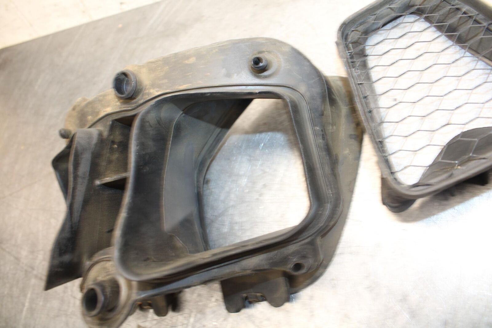 2007 Honda CBR600RR AIR INTAKE GRILL RUBBER DUCT BB42