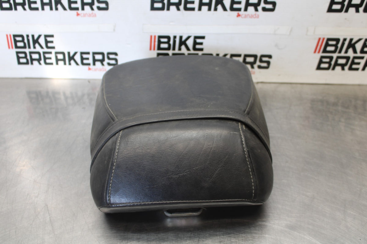 05-09 SUZUKI BOULEVARD C90 REAR BACK PASSENGER SEAT BB918