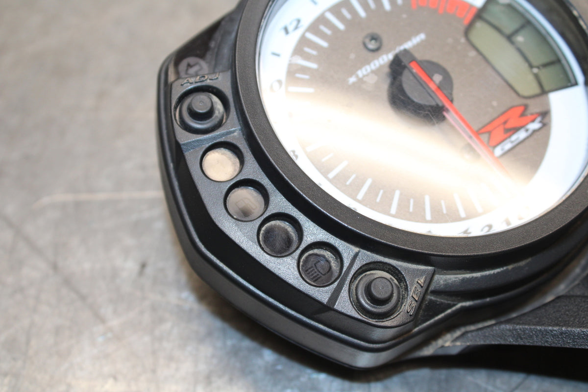 08-10 SUZUKI GSXR 600 SPEEDO TACH GAUGES CLUSTER SPEEDOMETER TACHOMETER   BB721