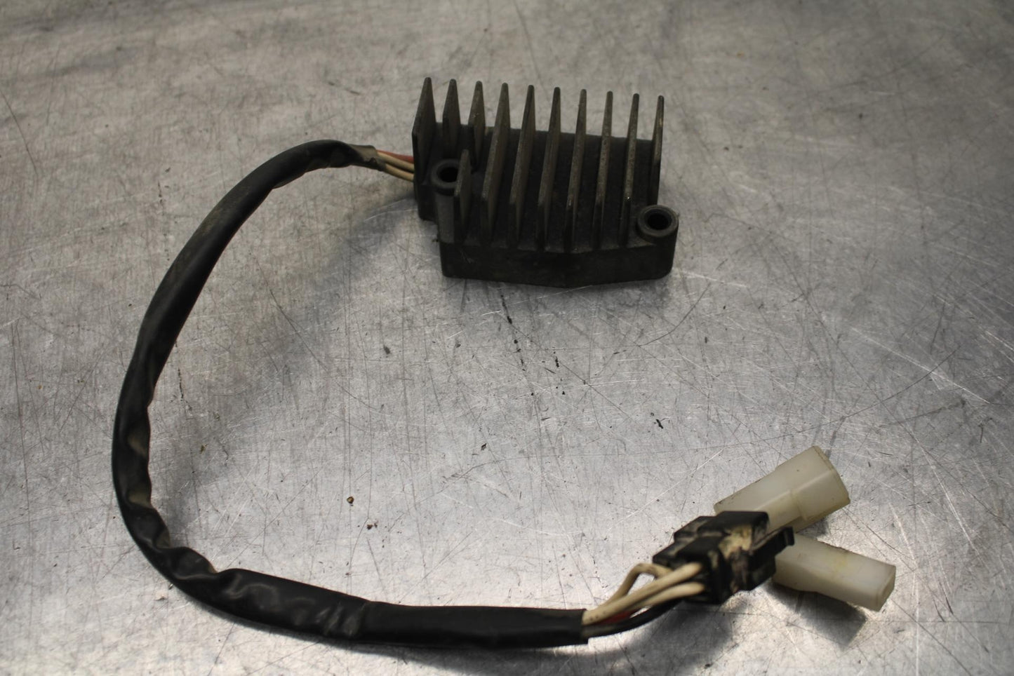 1998 Yamaha Vmax 1200 VMX1200 RECTIFIER VOLTAGE REGULATOR BB620